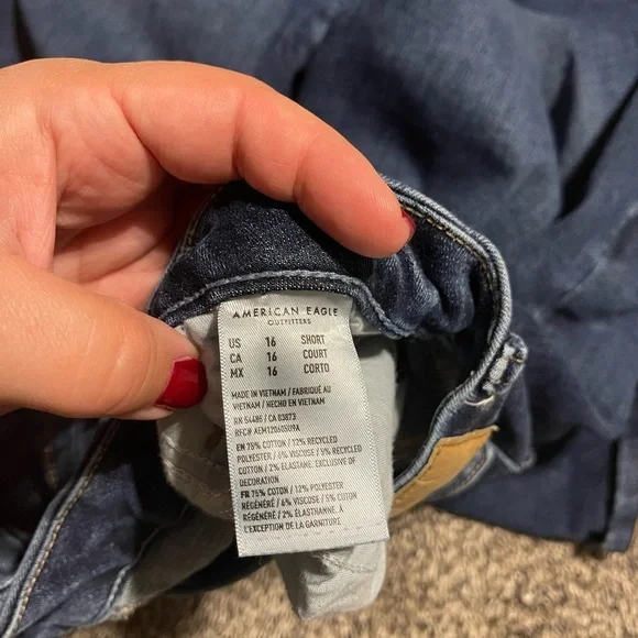 American Eagle Outfitters Blue Flare Jeans - Picture 2 of 8